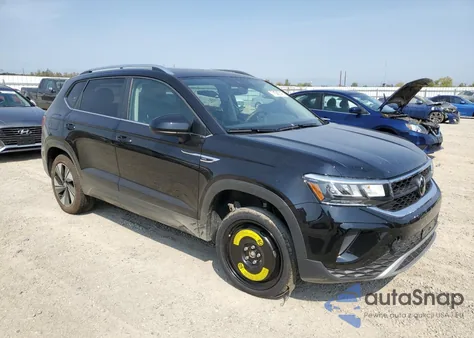 2024 Volkswagen Taos Se z USA, uszkodzony, nr VIN 3VVVX7B22RM058373